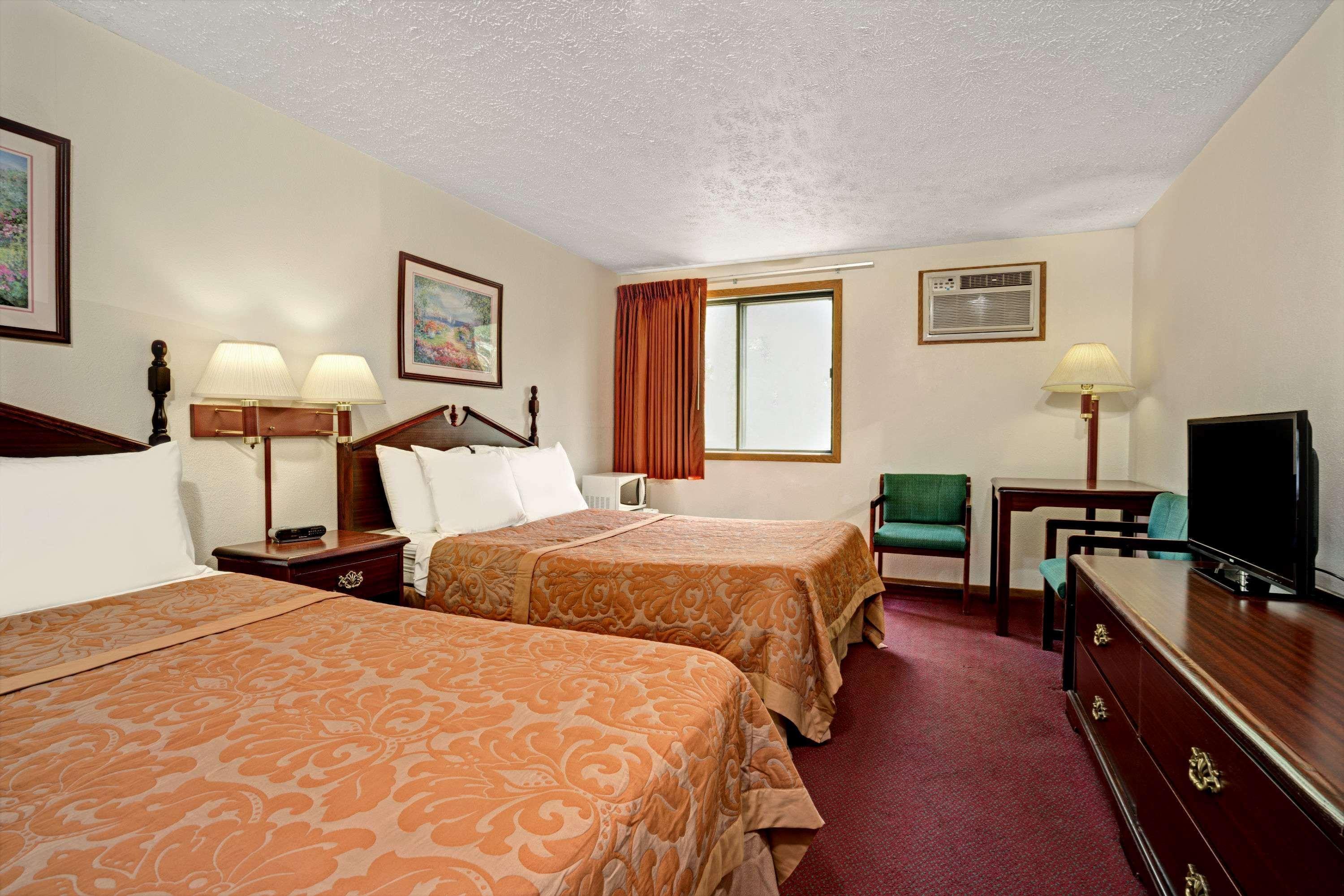 Hotel Super 8 By Wyndham Chaska Exteriér fotografie