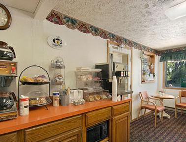 Hotel Super 8 By Wyndham Chaska Restaurace fotografie